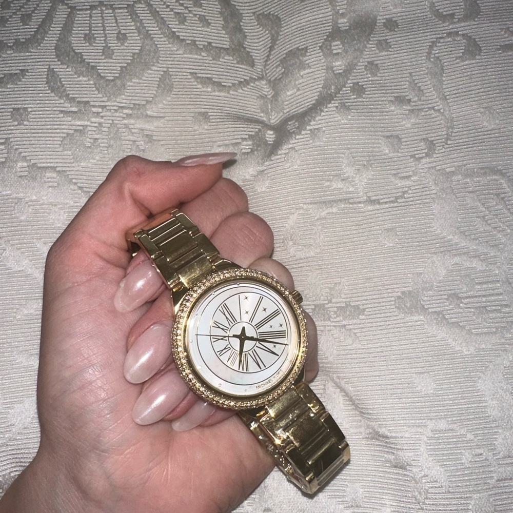 Michael Kors Women's MK6550 'Taryn' Crystal Gold-Tone Stainless Steel Watch